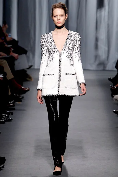 Look 2